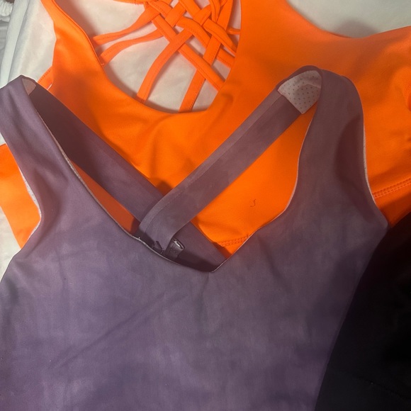 4 sports bras - Picture 2 of 3